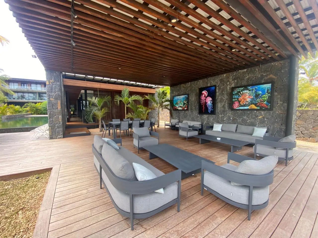 EROK RESIDENCE — EXCEPTIONAL GARDEN-LEVEL APARTMENT – 10