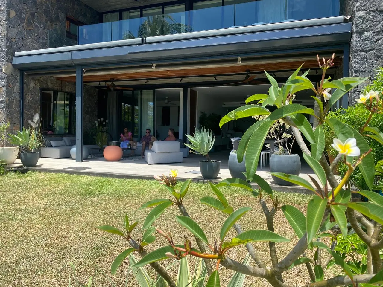 EROK RESIDENCE — EXCEPTIONAL GARDEN-LEVEL APARTMENT – 15
