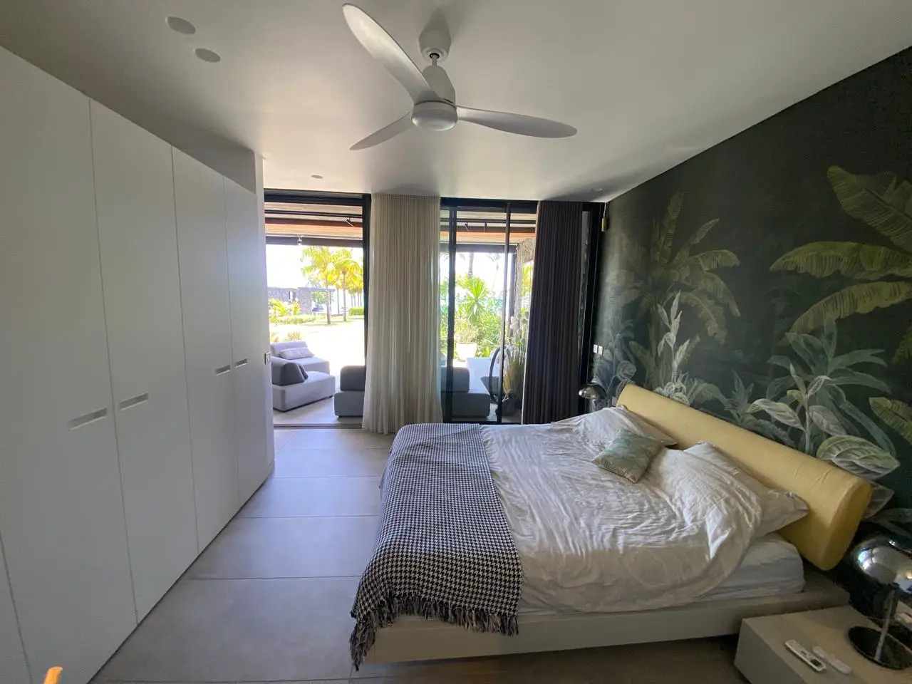 EROK RESIDENCE — EXCEPTIONAL GARDEN-LEVEL APARTMENT – 19