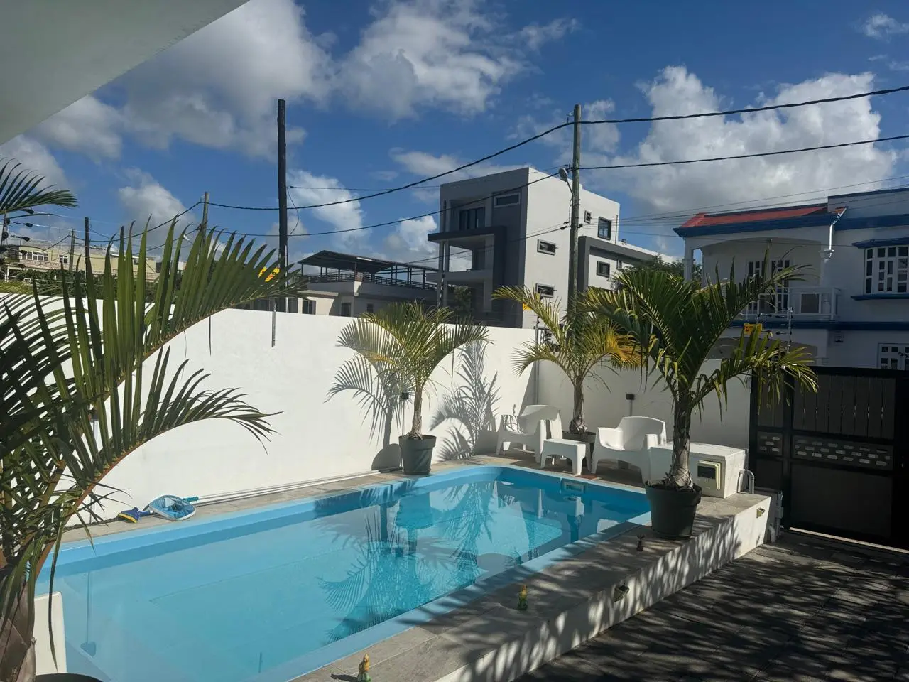 Villa contemporaine – Emplacement recherché – Proximité du Chemin 20 Pieds – Uniquement marché Mauricien – 3