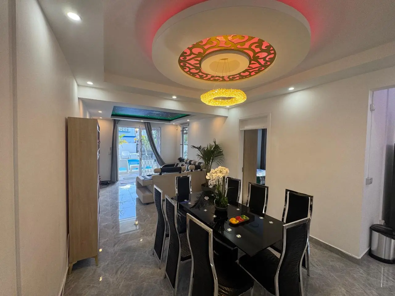 Villa contemporaine – Emplacement recherché – Proximité du Chemin 20 Pieds – Uniquement marché Mauricien – 5