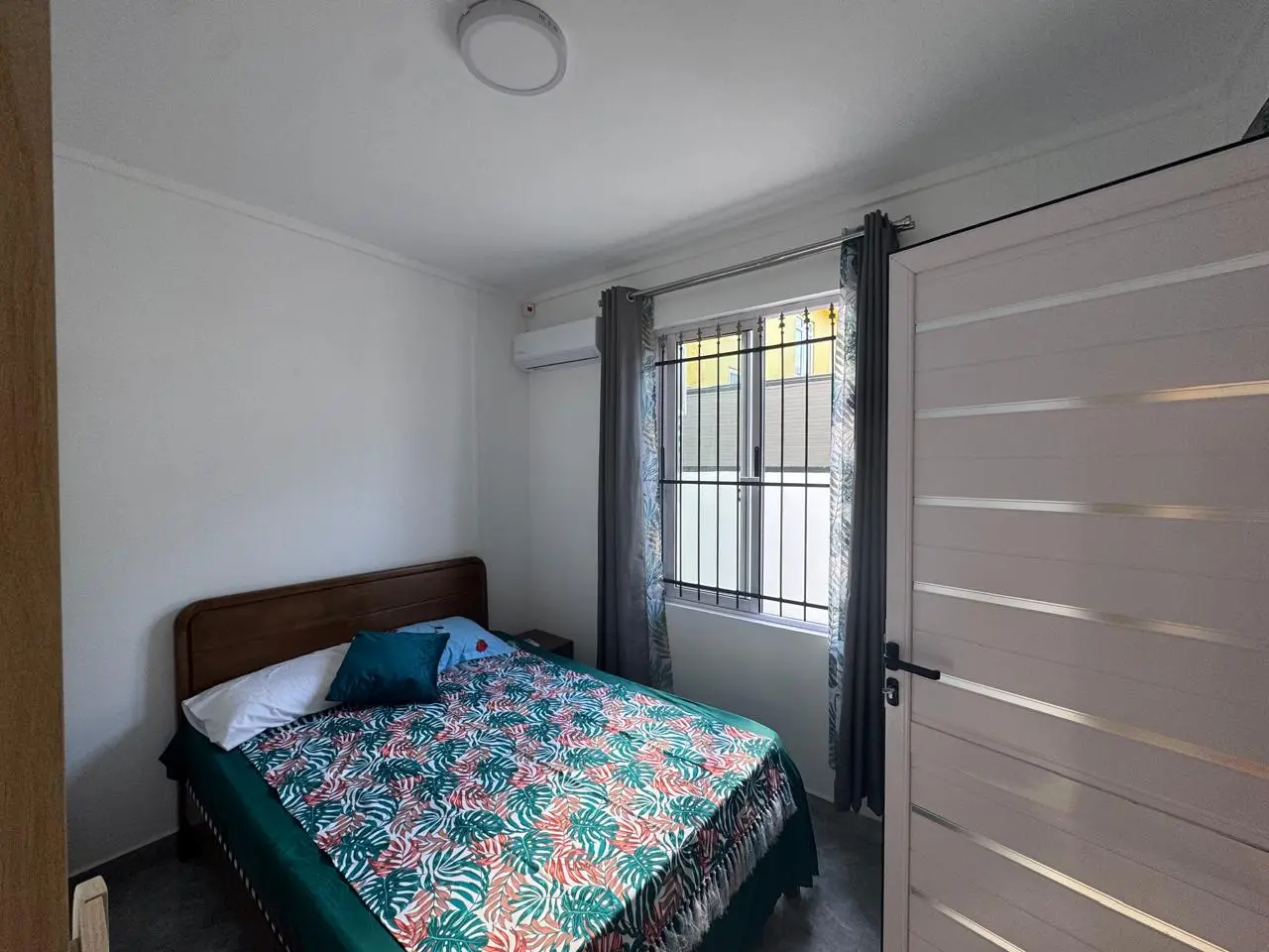 Villa contemporaine – Emplacement recherché – Proximité du Chemin 20 Pieds – Uniquement marché Mauricien – 6