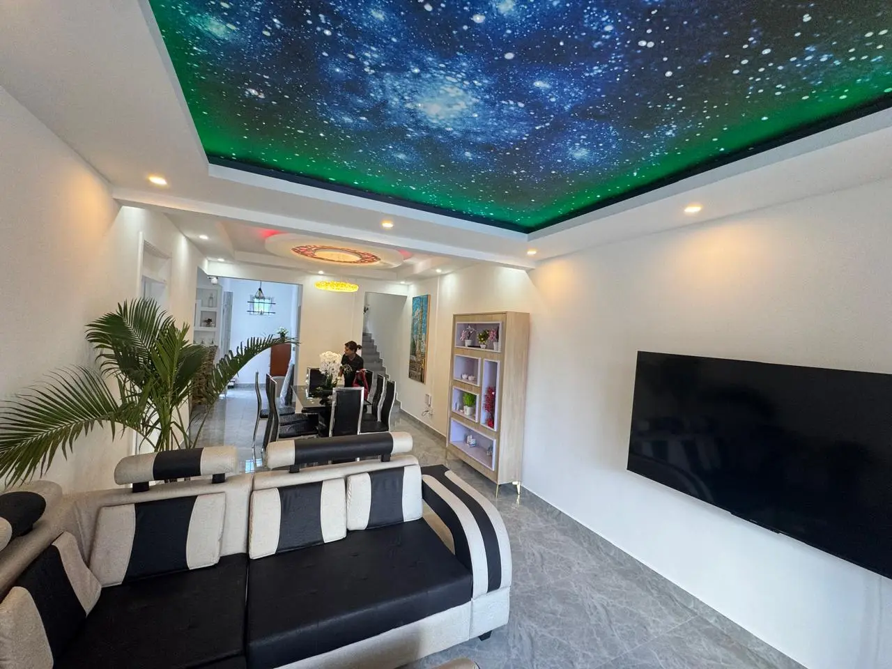 Villa contemporaine – Emplacement recherché – Proximité du Chemin 20 Pieds – Uniquement marché Mauricien – 8