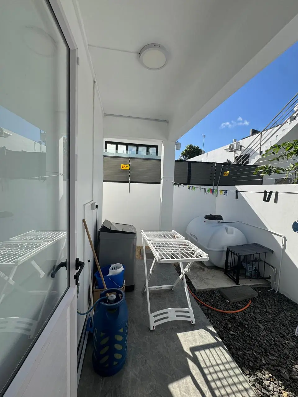 Villa contemporaine – Emplacement recherché – Proximité du Chemin 20 Pieds – Uniquement marché Mauricien – 13